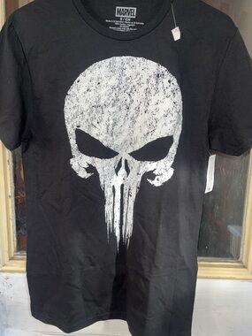 Marvel Black Short Sleeve T-Shirt with White Punisher Skull